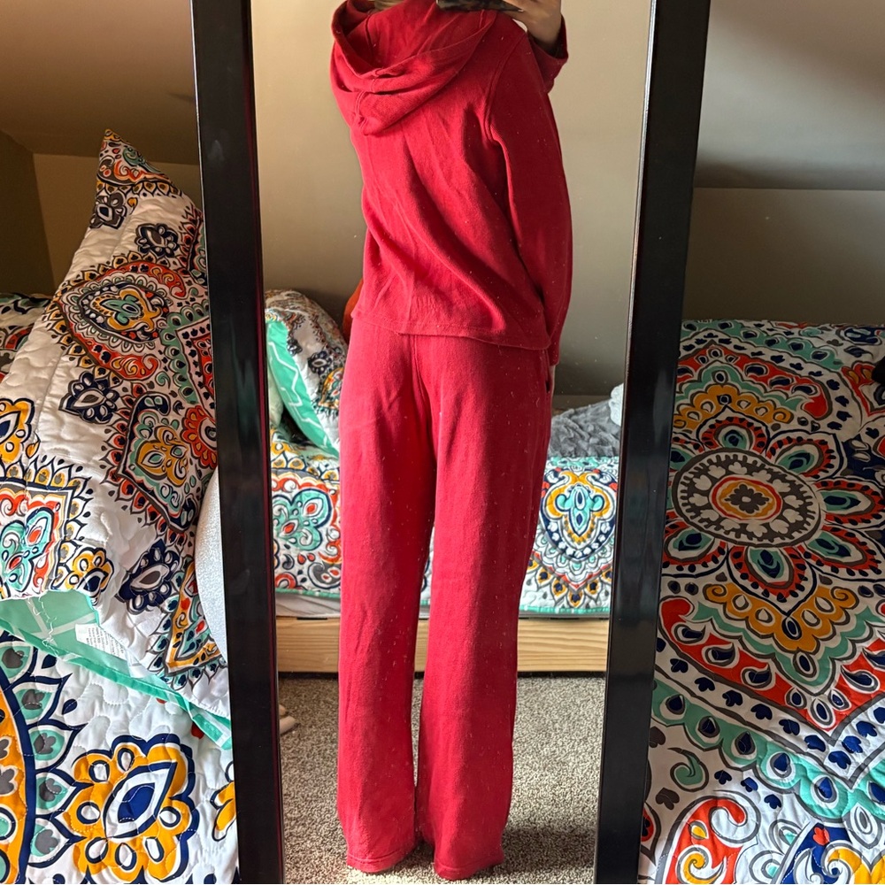 Basic Editions Red Set - Picture 2 of 4